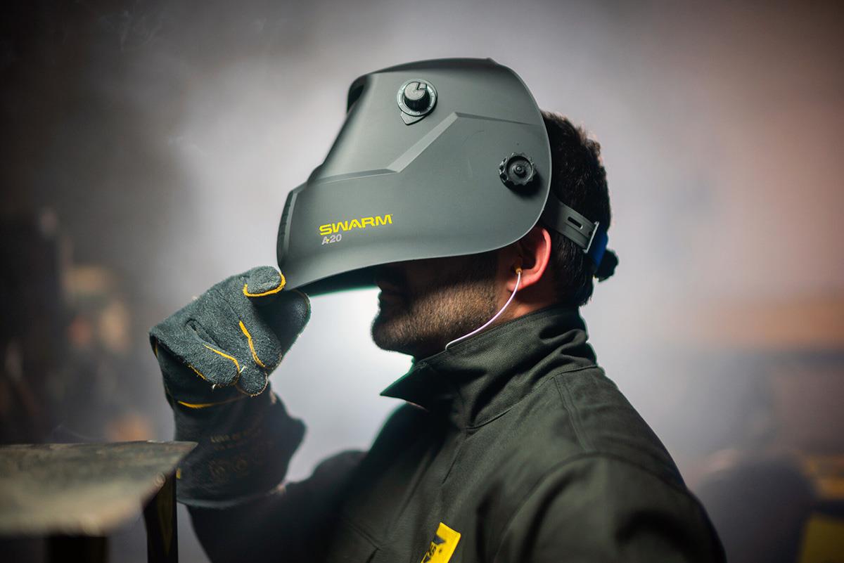 0700102010  ESAB Swarm A20 Auto Darkening Welding Helmet, Shades 9 - 13 (Adjustable) With Grind Mode